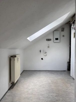 Haan Zentrum - Fußgängerzone! Großzügige Dachgeschosswohnung mit 2,5 Zimmern! - Photo 1