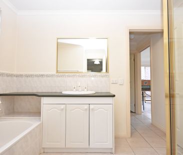1/12 Civic Square, Croydon - Photo 5