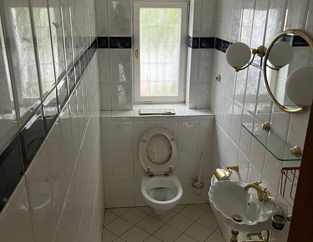 EG Wohnung zentral und ruhig mit eigenem Garten - Photo 1