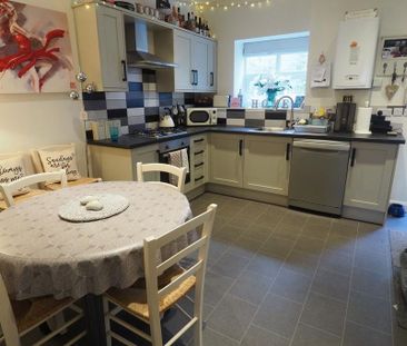 2 bedroom terraced house to rent - Photo 4