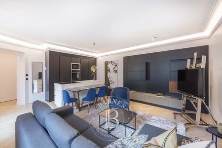 Tout savoir sur cet appartement dans le quartier Triangle d'Or, à Paris 8ème - Photo 4