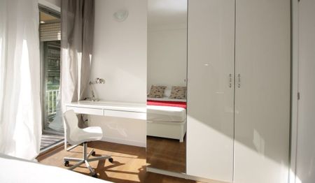 Carrer de González Tablas, Barcelona, Catalonia 08034 - Photo 5