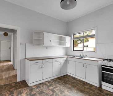 Charming 3-Bedroom Retreat in Mildura - Photo 4