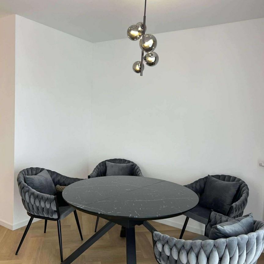 Na wynajem – 3‑pokojowe mieszkanie w Dzielnicy Waw - Photo 1