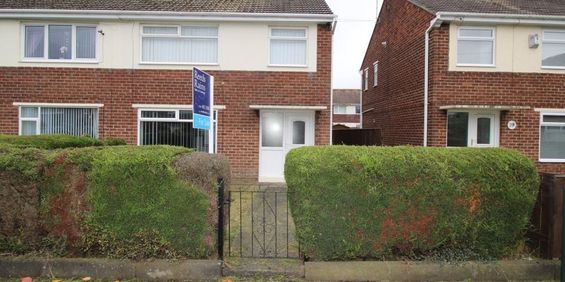 3 bedroom semi-detached house to rent - Photo 3