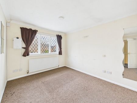 Ingleside, Colnbrook, Slough,SL3 - Photo 2