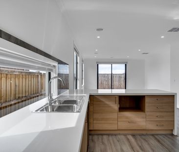 Family Home in Ooranya estate! - Photo 5