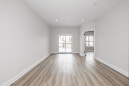 44 Hatter Ave, Welland - All Inclusive 2 Bedroom Main Unit - Photo 3