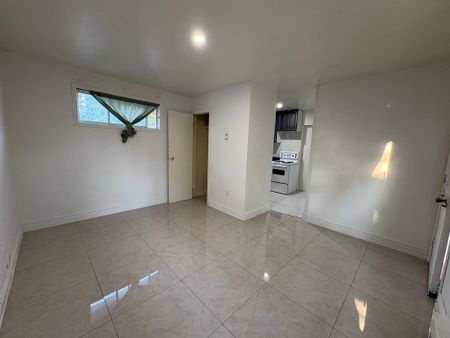 For Lease - 50 Deanvar Avenue, Toronto, Ontario - Photo 3