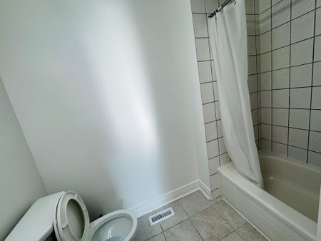 For Lease - 1448 Outlet Drive Unit# 1, Oshawa, Ontario - Photo 4