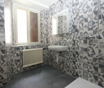 Appartement de 2.5 pièces au rez-de-chaussée - Photo 3