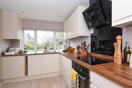 3 bedroom detached house to rent - Photo 3