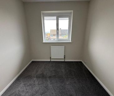 4 bedroom semi-detached house to rent - Photo 1