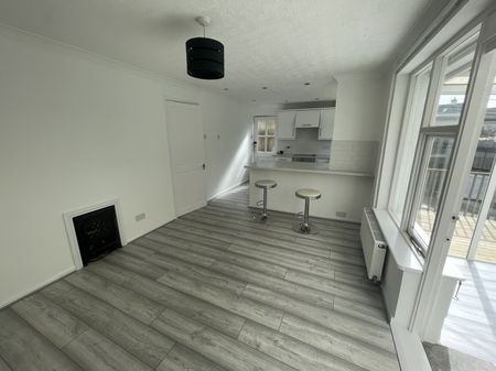 Conway Road - Falmouth - Photo 4