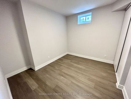 For Lease - 3 Hamster Crescent, Aurora, Ontario - Photo 2