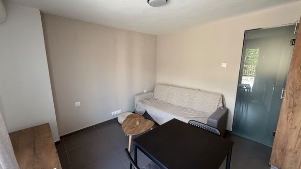 Studio/Γκαρσονιέρα για ενοικίαση Κουλέ Καφέ (Άνω Πόλη) - Φωτογραφία 1