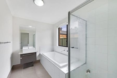 “Modern 4-Bedroom Family Home in a Peaceful Location!!” - Photo 3