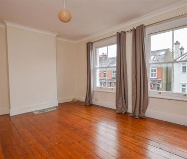 3 bedroom end of terrace house to rent - Photo 1