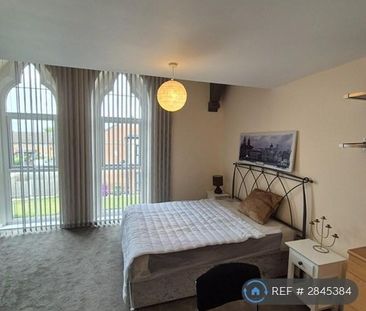 1 bedroom in a house share to rent - Photo 2