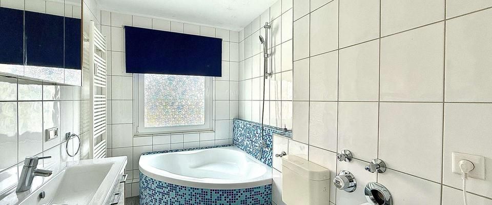 Erstbezug nach Sanierung: großzügige 2-Zimmer-Wohnung mit Balkon, Keller - Innenstadt - Photo 1