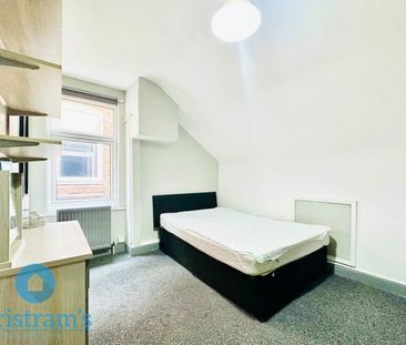 6 bed Semi-Detached House for Rent - Photo 4