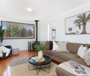 Beautiful Family Home In A Great Location - Photo 3