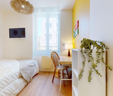 BATAILLE Roommate 3 Bedrooms at Lyon 8e - Photo 2