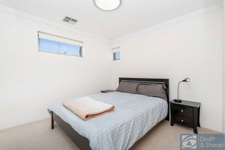 Stunning Executive Townhouse In The Heart of Mount Lawley - Photo 4