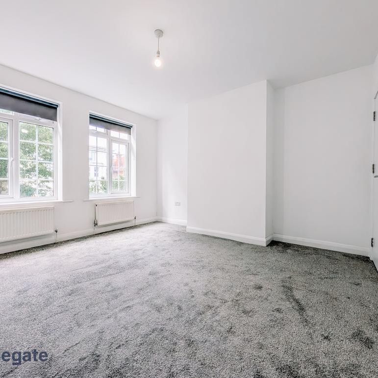 3 bedroom flat to rent - Photo 1