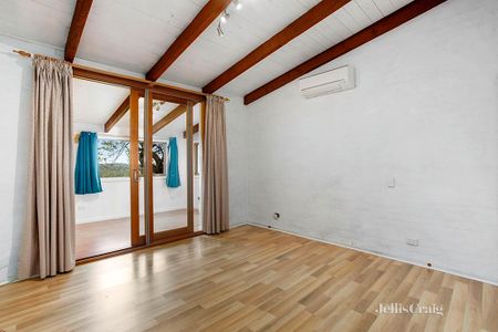 7 Murrays Place, Eltham North - Photo 3