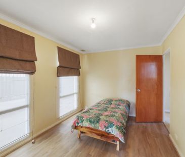 17 Taylor Crescent Traralgon VIC - Photo 3