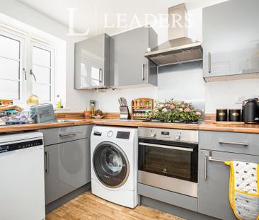 3 bedroom semi-detached house to rent - Photo 6