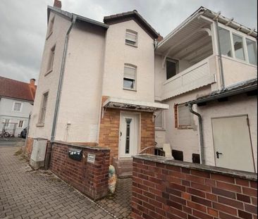 2-ZI Wohnung im EG mit Einbauküche ab sofort frei! - Photo 1