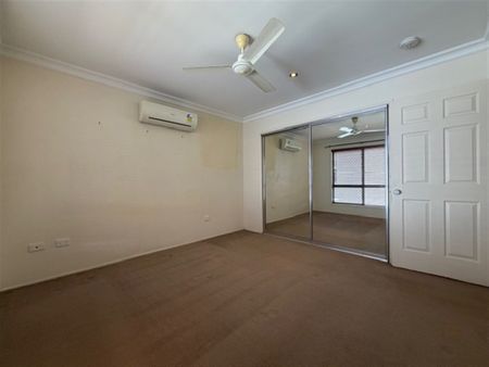 4 BEDROOM HOME IN MOUNT LOUISA + SOLAR - Photo 5
