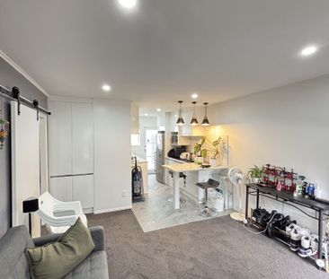 MOUNT EDEN, 2 BEDROOMS - Photo 1