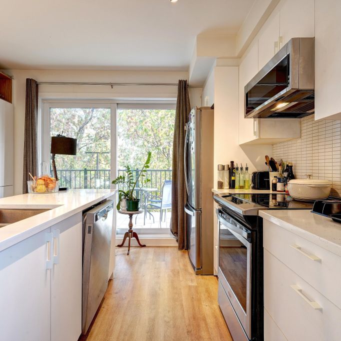 4 1/2 Rénové à Neuf Et Meublé - Internet - Photo 1