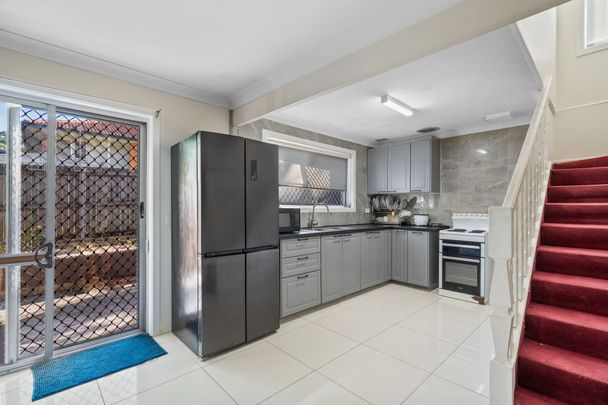 9/22 North Road, Woodridge QLD 4114 - House For Rent | Domain - Photo 1
