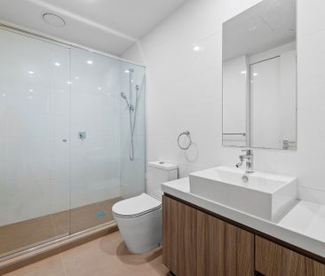 CHIC GROUND FLOOR LIVING IN ORMOND - Photo 3