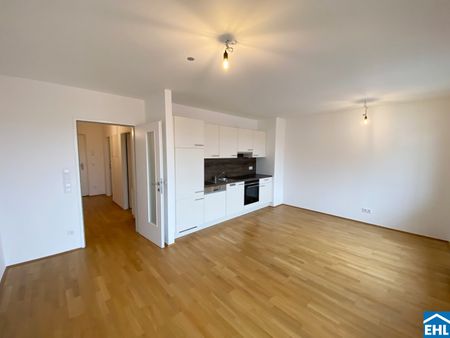 Schöne 2 Zimmer Wohnung mit Loggia in zentraler Lage - Photo 3