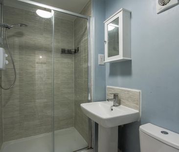 2 bedroom coach house to rent - Photo 6