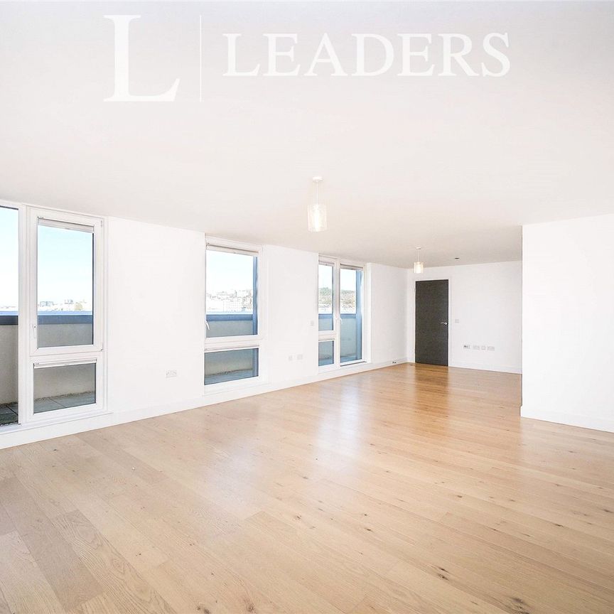 3 bedroom apartment to rent The Boardwalk, Brighton, BN2 - Photo 1