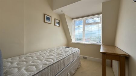 3 Bedroom Maisonette - Photo 4