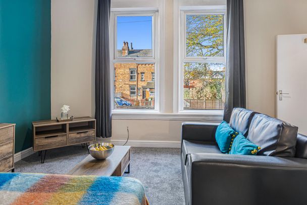 229 HYDE PARK ROAD Leeds - LS6 1AH - Photo 1