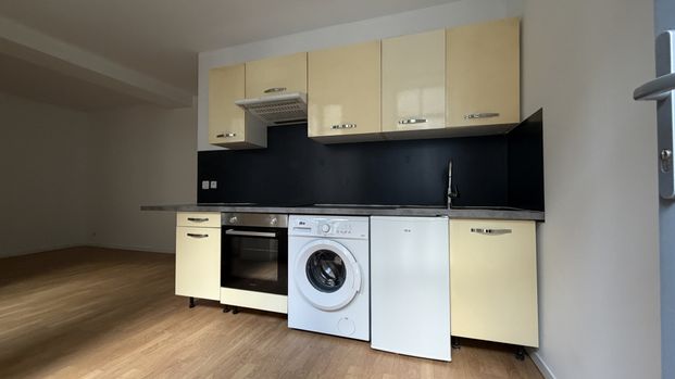 Studio meublé avec cuisine équipée et balcon - Photo 1