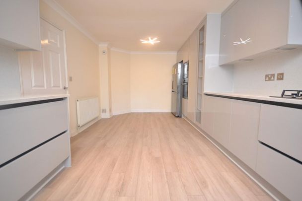 3 bedroom House To Let - Photo 1