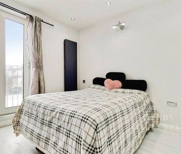 4 bedroom semi-detached house to rent - Photo 1