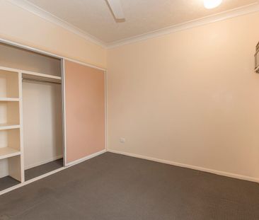 Large Unit on Lindsay - Photo 4