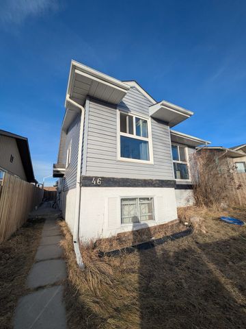 46 Castleridge Drive Northeast, Calgary - Photo 3