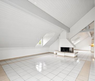 Charmant appartement mansardé avec cheminée - Photo 2