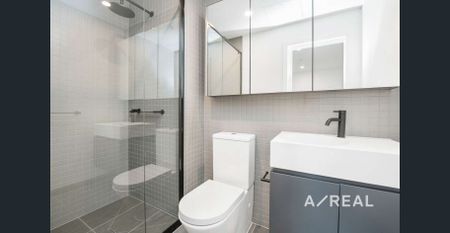 Sophisticated Apartment with Sweeping Views in the Riverfront Complex - Photo 4